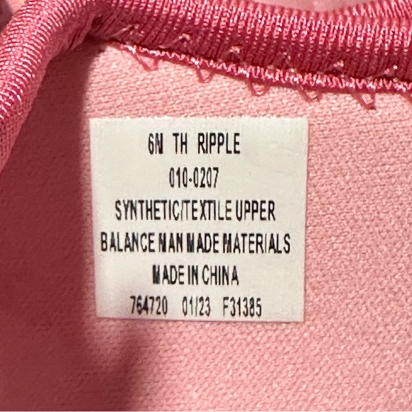 Thereabouts Big Girls Pink Ripple Velcro Strap Sandals NWT Size 6 - Picture 6 of 7